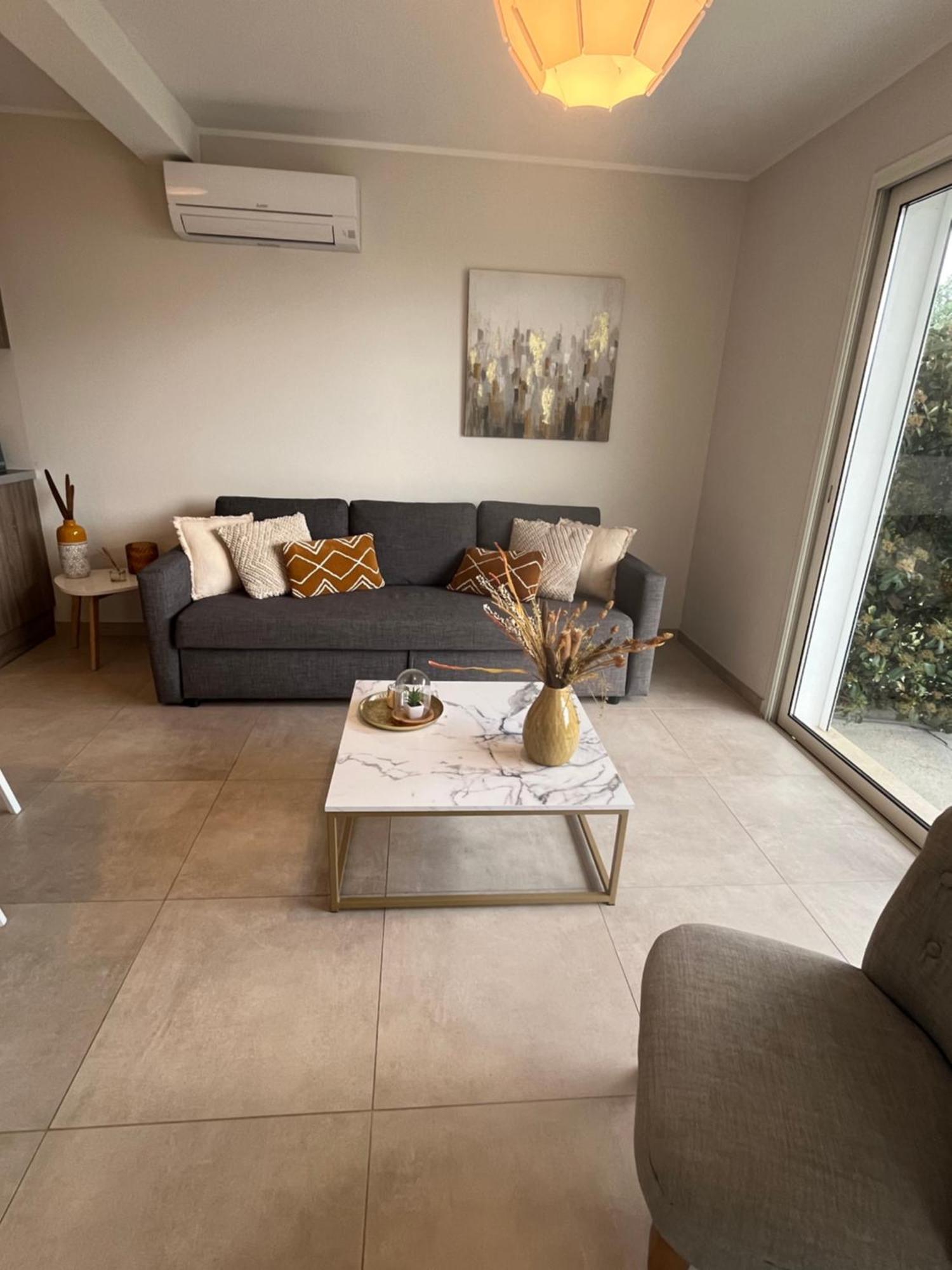Apartment T2 Calme Avec Vue Et Borne De Recharge Sur Demande *